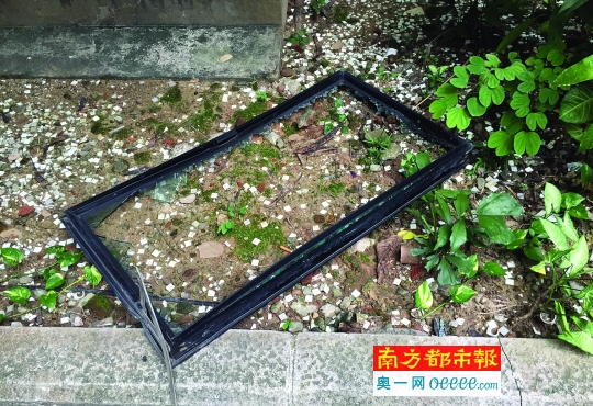 年近六旬为家搏兼职擦窗坠楼亡